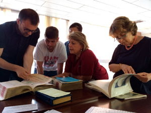 ExkursionsteilnehmerInnen in der Jesuitenmission in Nürnberg.