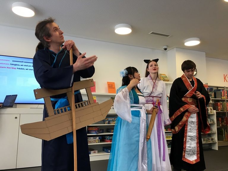 Auftritt der Sino-Theatergruppe am Internationalen Tag der Muttersprache in München