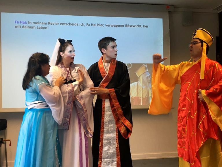 Theatergruppe: Workshop und Auftritt in Frankfurt