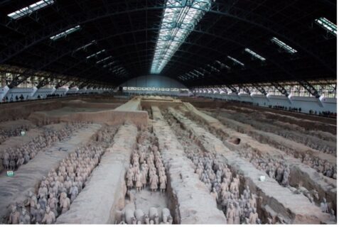 Die Terrakotta-Armee im Mausoleum des ersten Qin Kaisers.