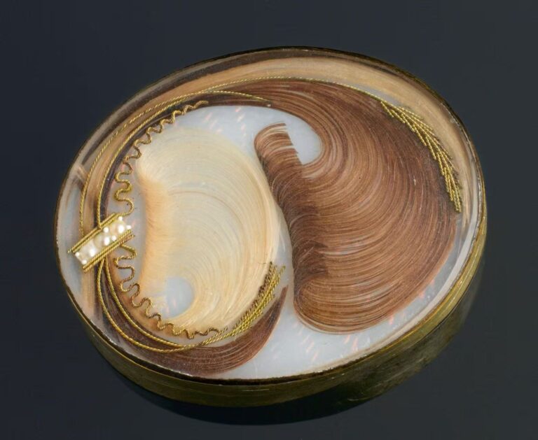„Exhibited Secrets: Sentimental Jewelry as a Medium of Death and Intimacy“ by Lin Xin